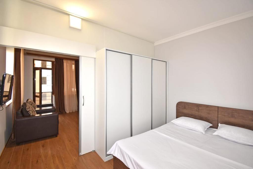 Apartamento 74/3New Building In The Center Of The Capital Ereván Exterior foto