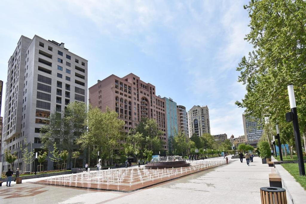 Apartamento 74/3New Building In The Center Of The Capital Ereván Exterior foto