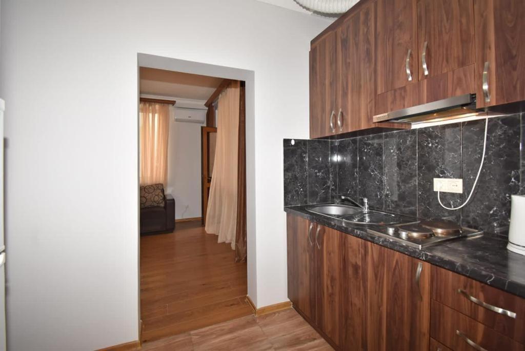 Apartamento 74/3New Building In The Center Of The Capital Ereván Exterior foto