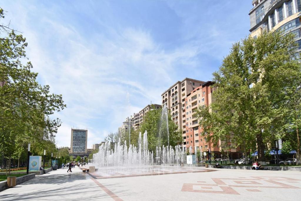 Apartamento 74/3New Building In The Center Of The Capital Ereván Exterior foto