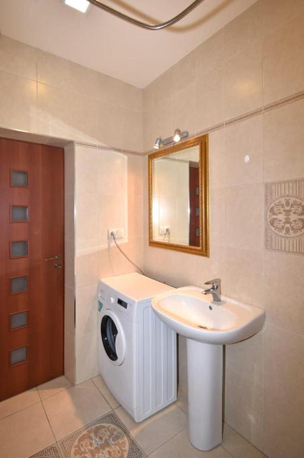 Apartamento 74/3New Building In The Center Of The Capital Ereván Exterior foto
